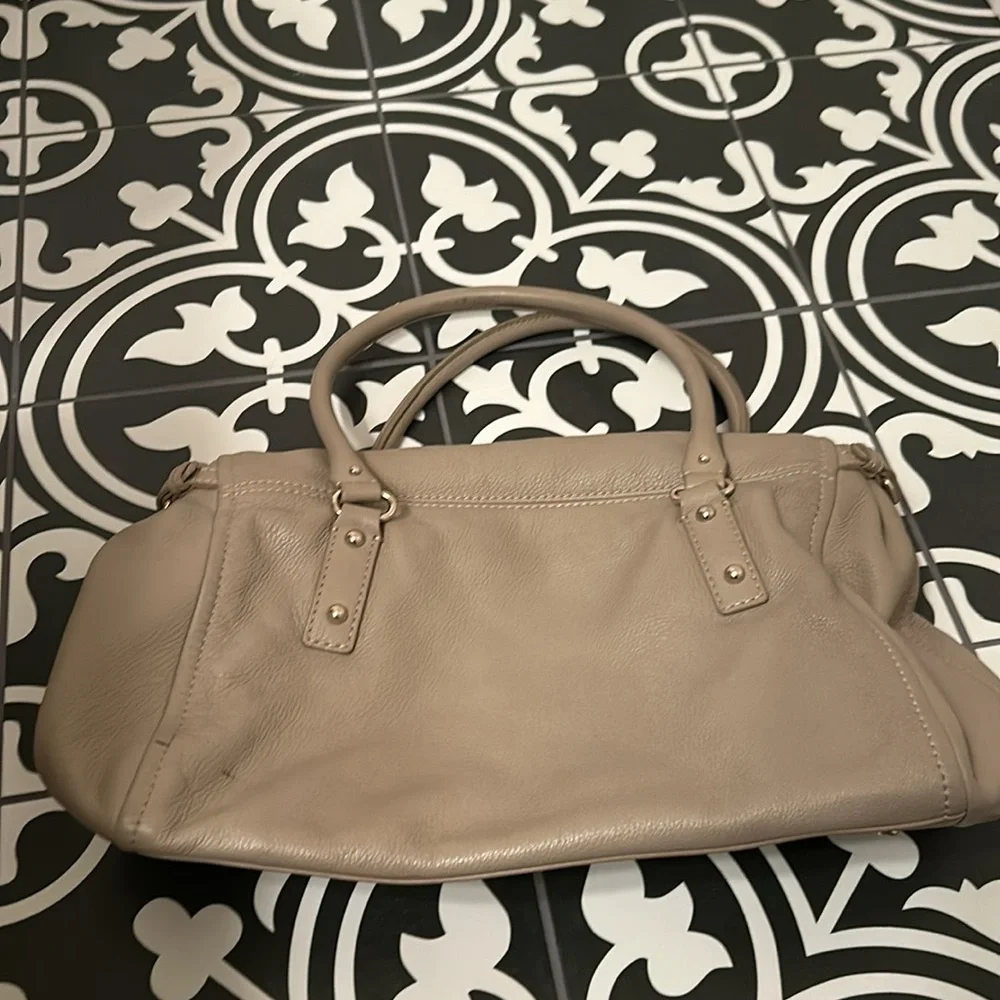 Kate Spade Cobble Hill Leslie Large Satchel Beige Leather Pebbled